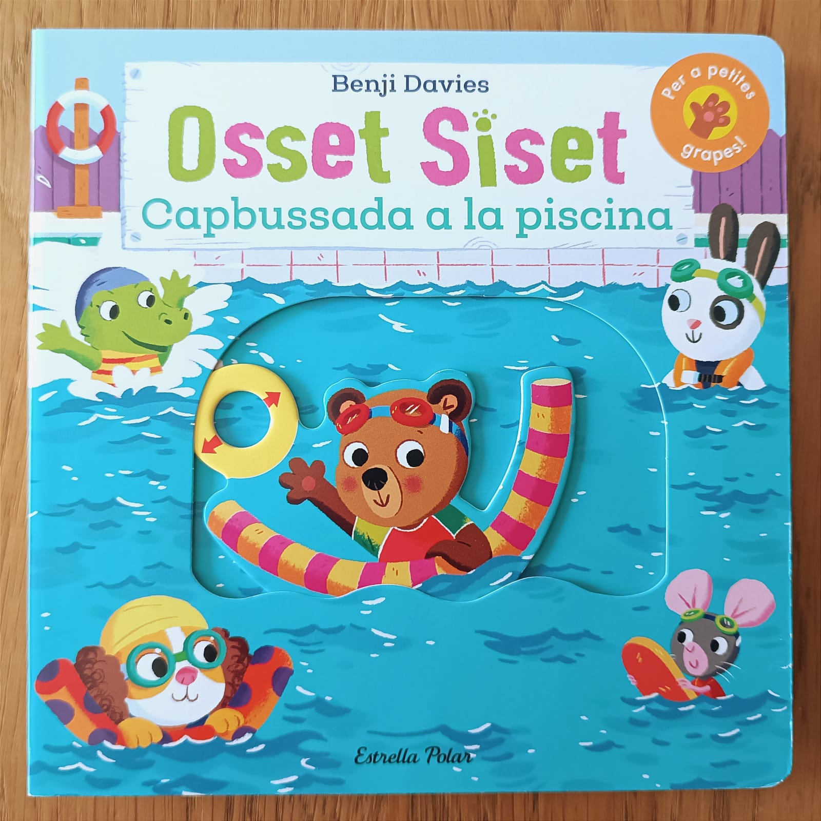 Portada del llibre OSSET SISET. CAPBUSSADA A LA PISCINA