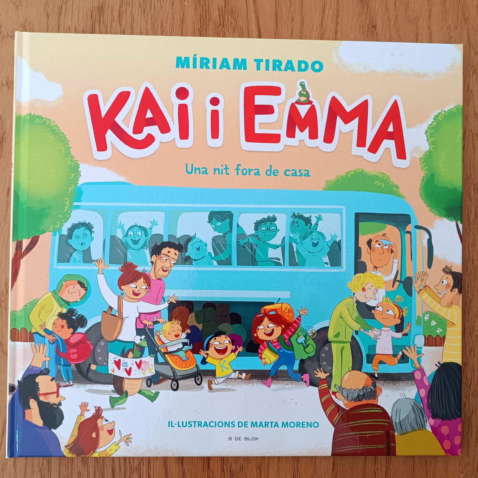 Portada del llibre KAI I EMMA. UNA NIT FORA DE CASA