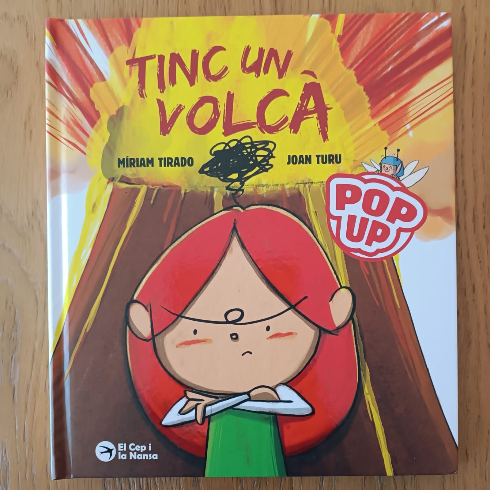 Portada del llibre TINC UN VOLCÀ (POP-UP)