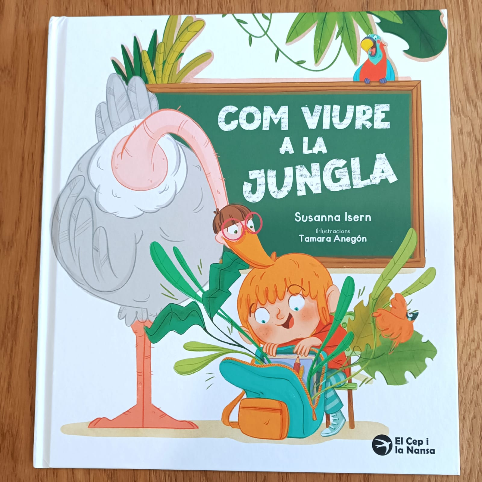 Portada del llibre COM VIURE A LA JUNGLA