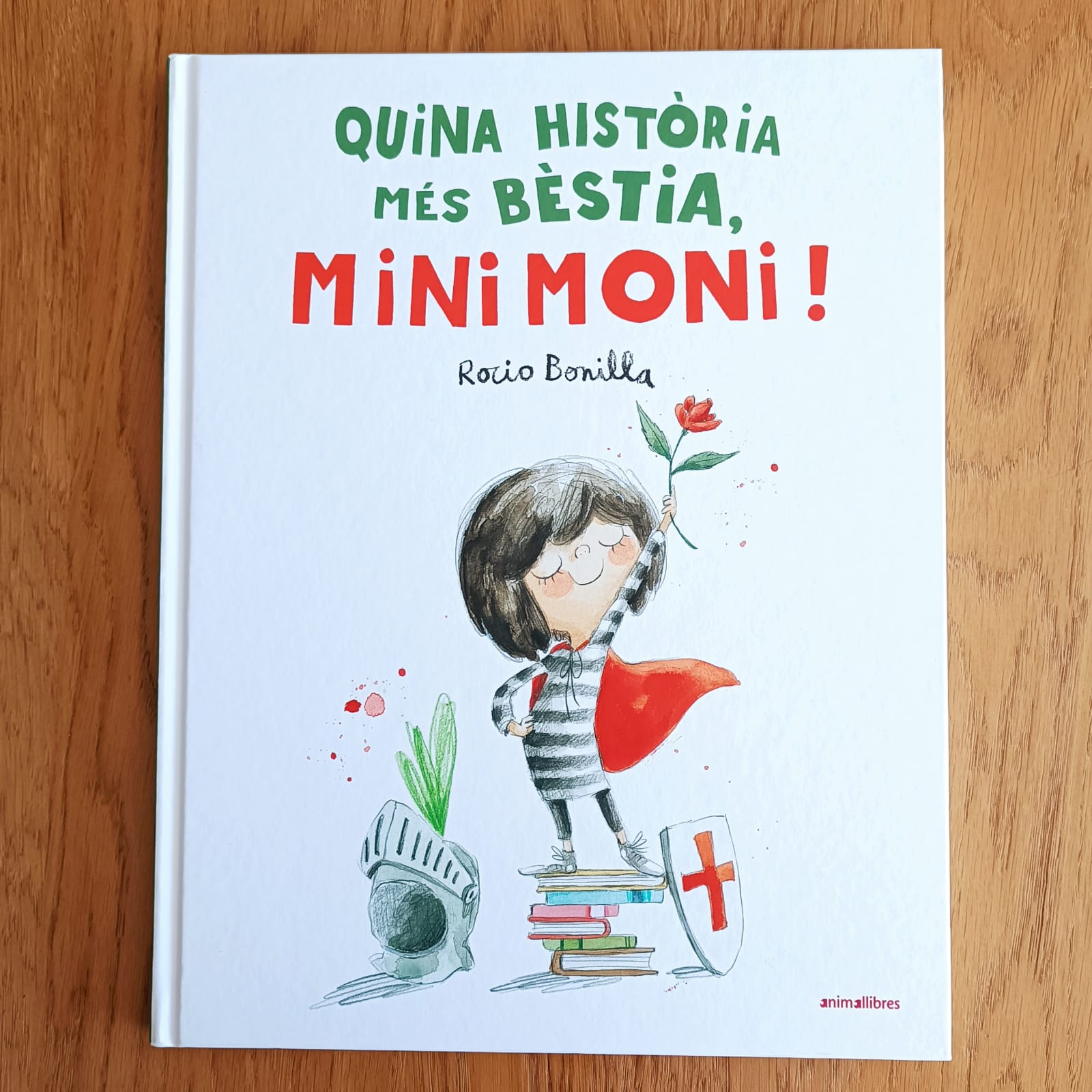 Portada del llibre QUINA HISTÒRIA MÉS BÈSTIA, MINIMONI!