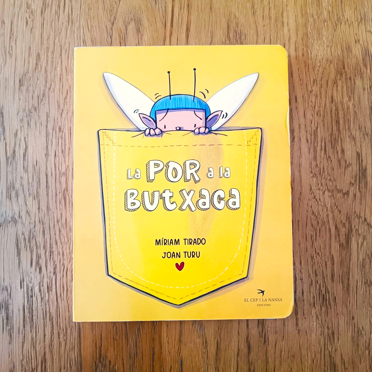 Portada del llibre LA POR A LA BUTXACA