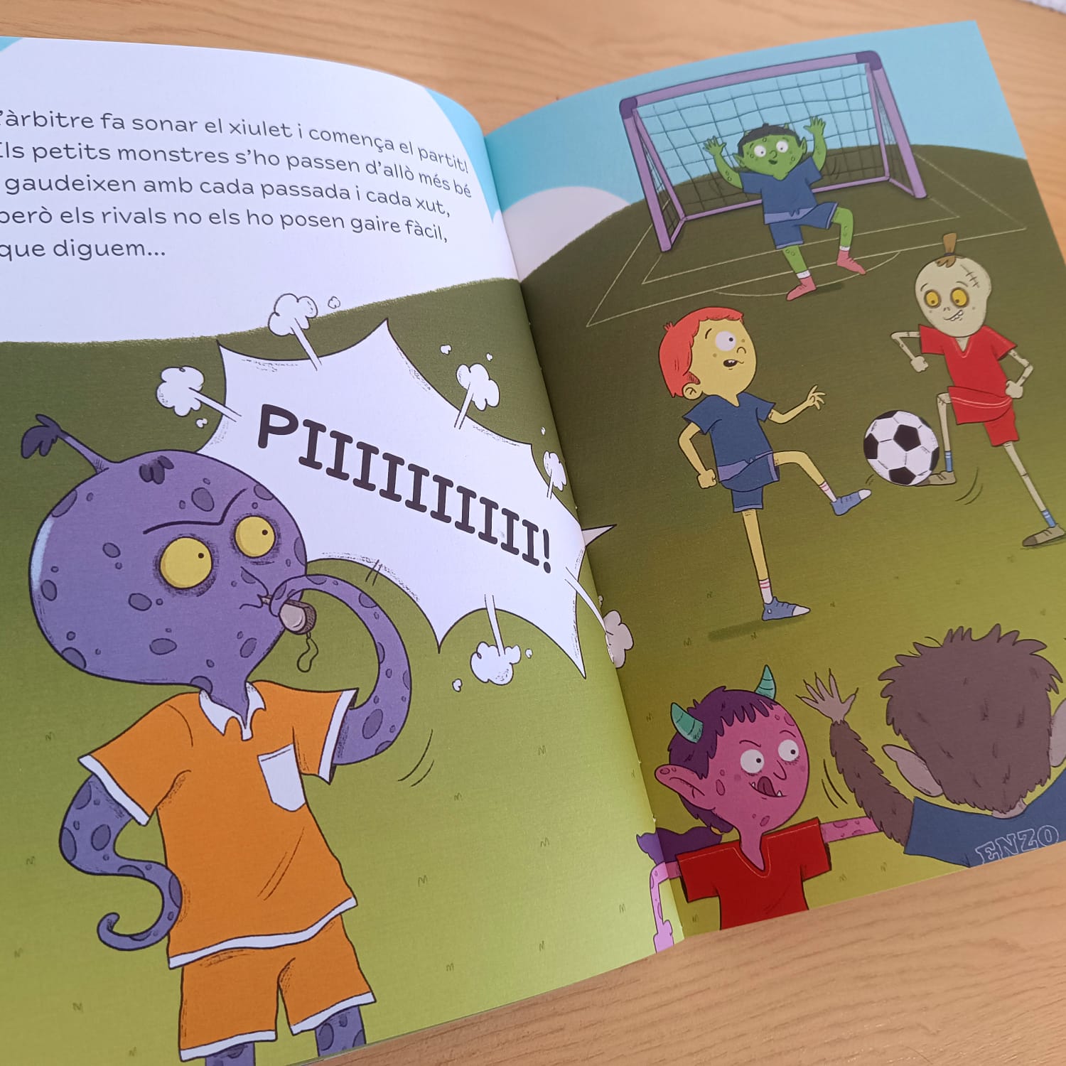 MONSTRUÓS F.C. ZOMBINHO, EL DAVANTER D'ULTRATOMBA — imatge 5